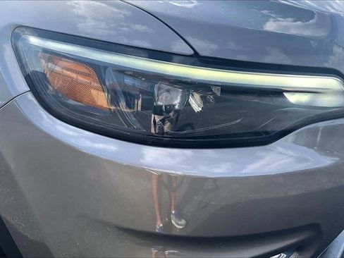 Used 2019 Jeep Cherokee Limited image 30