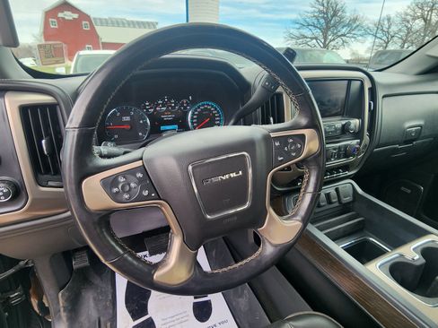 Used 2017 GMC Sierra 2500 Denali w/ Duramax Plus Package AWD/4WD image 15