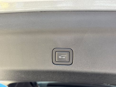 Used 2025 Chevrolet Tahoe LT AWD/4WD image 8