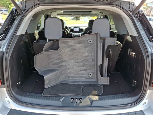 Certified 2023 Ford Explorer XLT w/ Equipment Group 202A AWD/4WD image 28