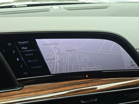 Used 2024 Cadillac Escalade Premium Luxury AWD/4WD image 37