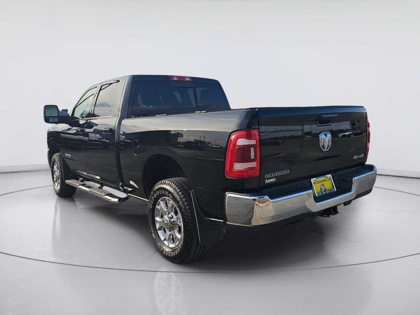 Used 2024 RAM 2500 Laramie w/ Off Road Package AWD/4WD image 3