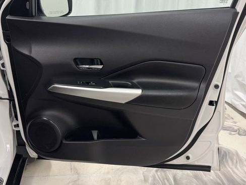 Used 2019 Nissan Kicks SR w/ SR Premium Package FWD image 24