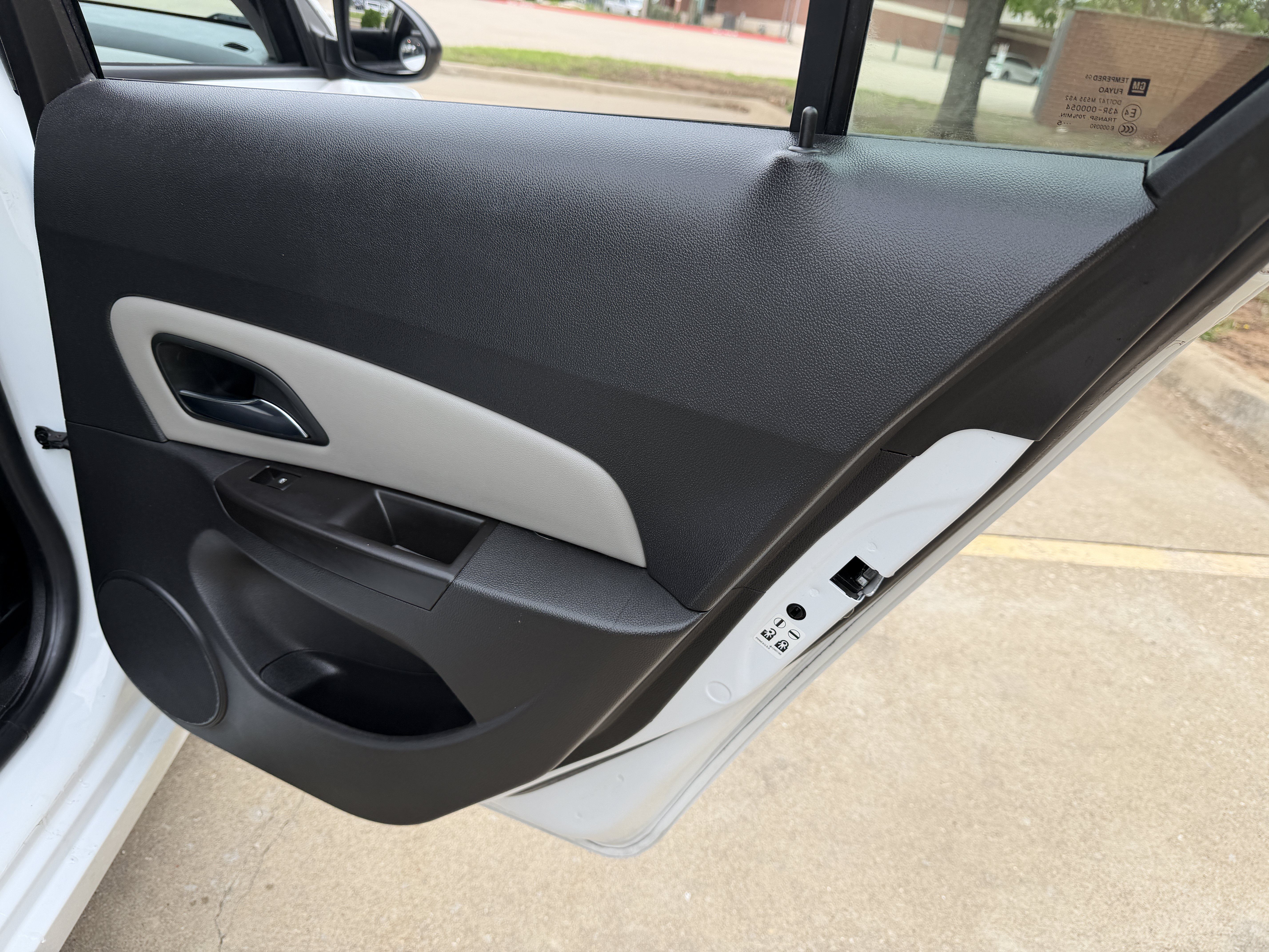 Used 2016 Chevrolet Cruze LS FWD image 12