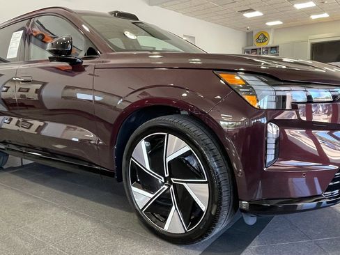 Used 2025 Volvo EX90 Ultra image 7