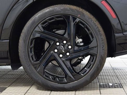 New 2025 Chevrolet Equinox EV RS w/ Convenience Package II image 28