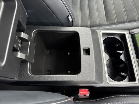 Used 2024 Mitsubishi Outlander SE image 17