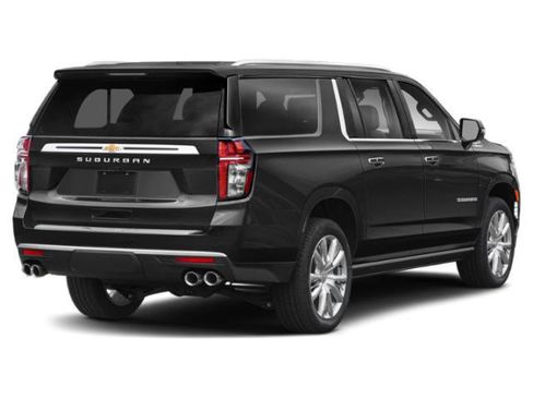 Used 2023 Chevrolet Suburban High Country image 2