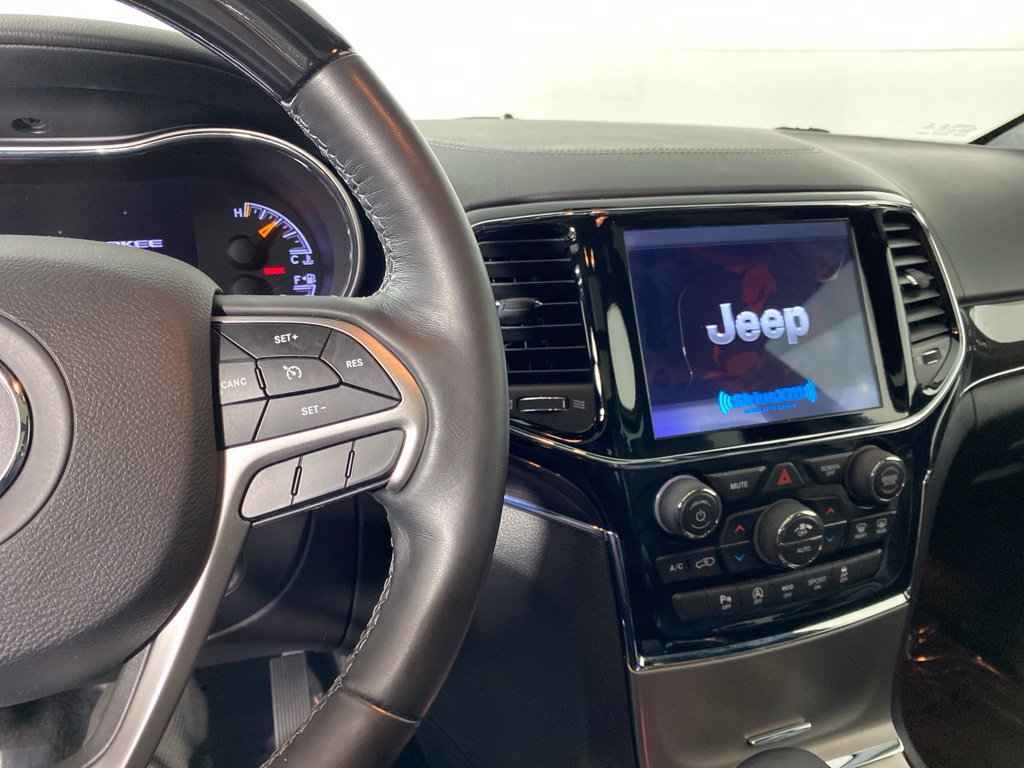 Used 2019 Jeep Grand Cherokee Overland AWD/4WD image 16