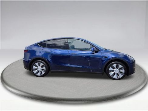 Used 2023 Tesla Model Y Long Range AWD/4WD image 9