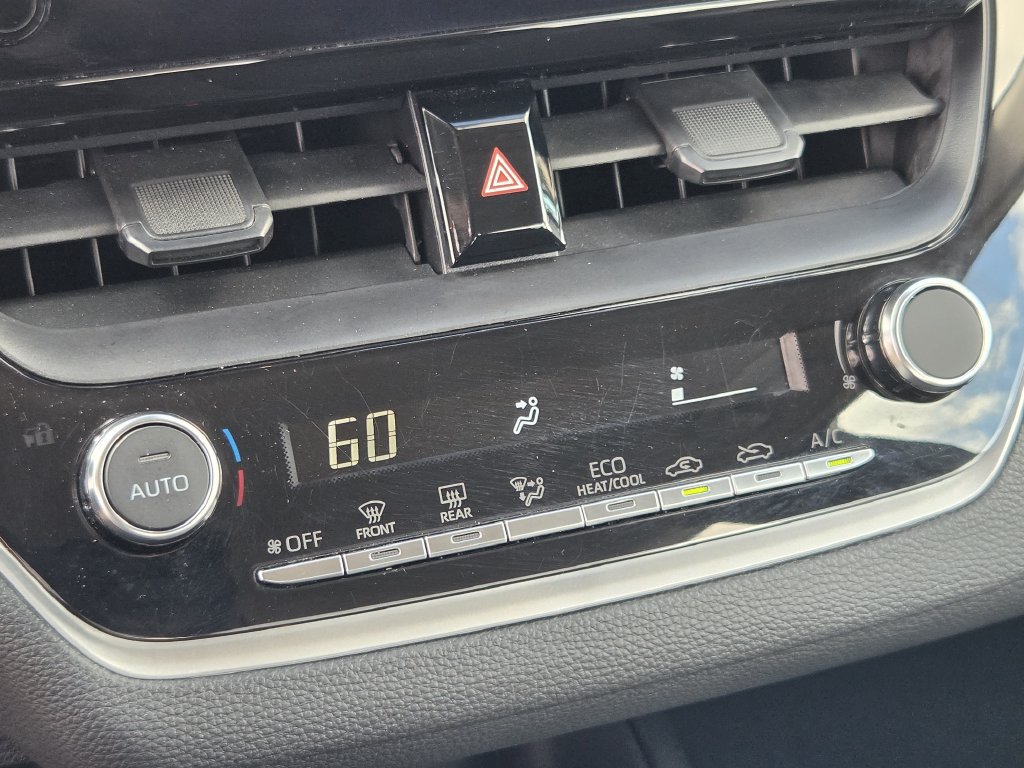 Used 2025 Toyota Corolla LE FWD image 20