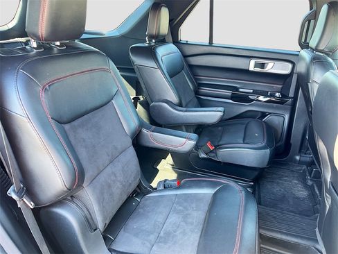 Used 2022 Ford Explorer ST-Line image 29
