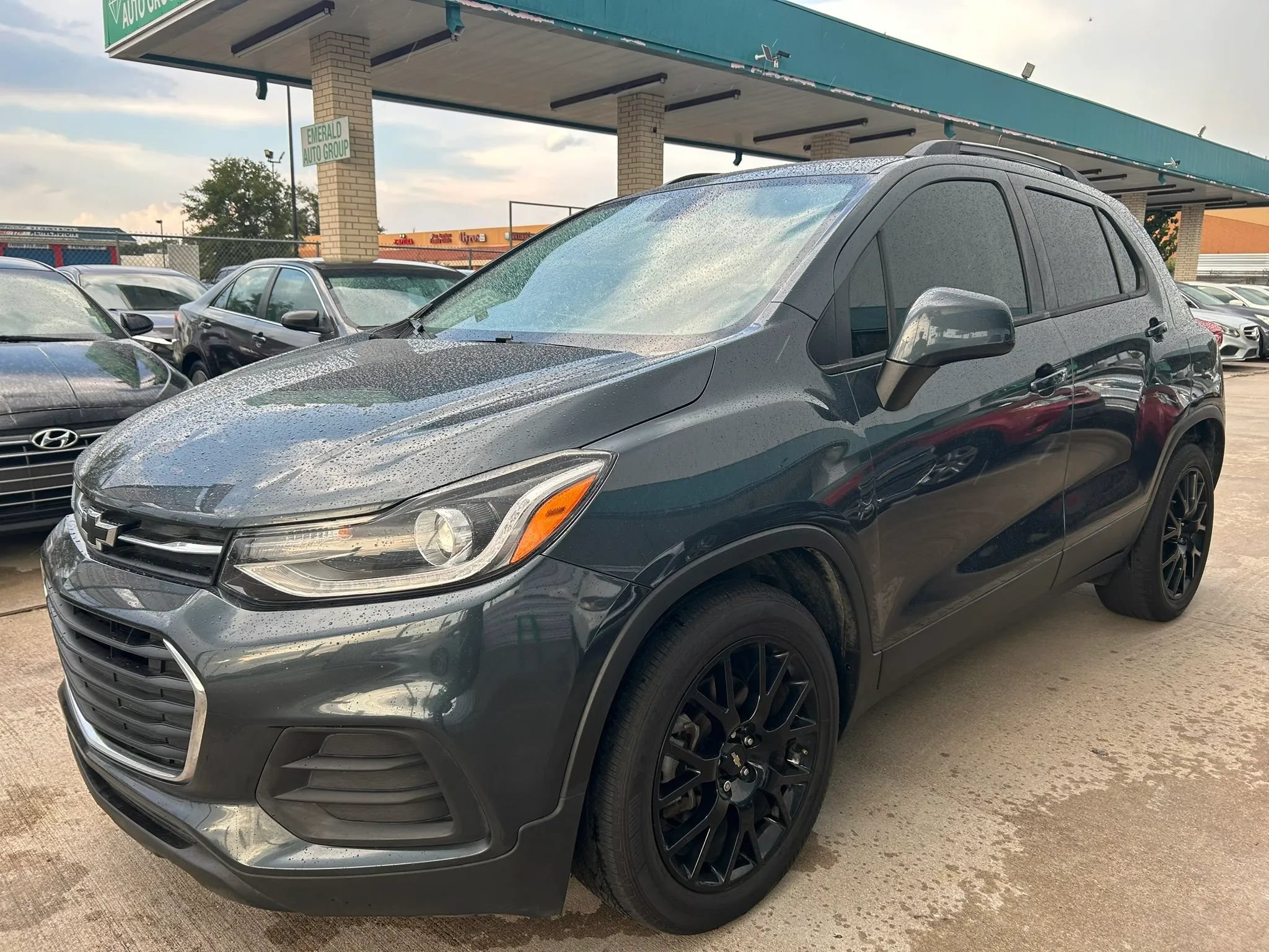 Used 2021 Chevrolet Trax LT w/ Sport Edition FWD image 1