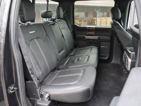 Used 2015 Ford F150 Platinum w/ Equipment Group 701A Luxury image 31