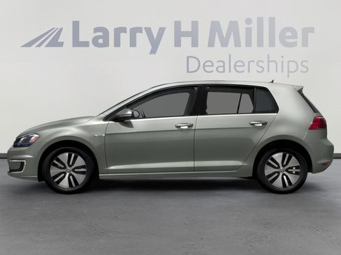 Used 2016 Volkswagen e-Golf SE image 3