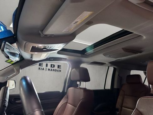Used 2019 Chevrolet Suburban Premier w/ Premier Plus Edition AWD/4WD image 3