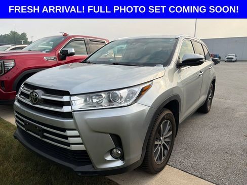 Used 2019 Toyota Highlander XLE AWD/4WD image 1