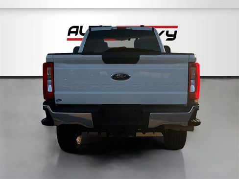 Used 2024 Ford F350 XLT image 6