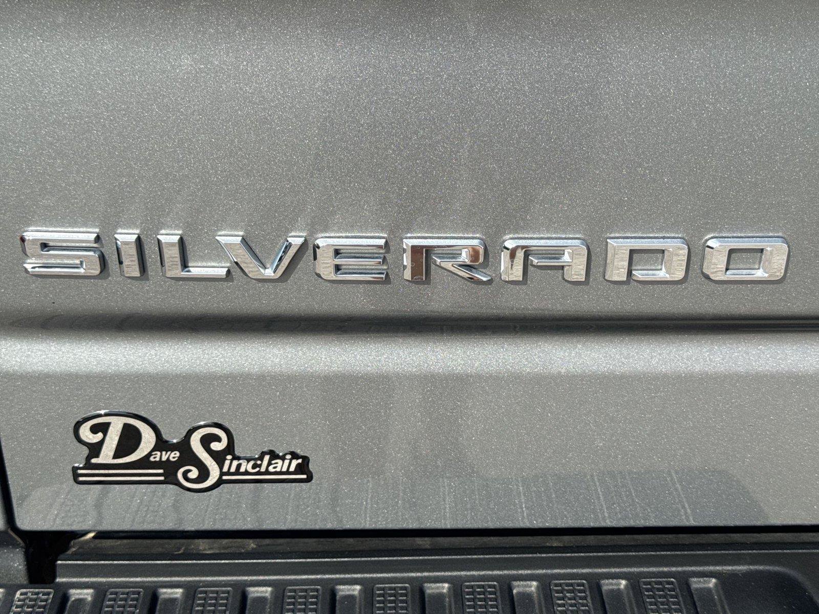 Used 2023 Chevrolet Silverado 1500 High Country w/ Technology Package AWD/4WD image 32