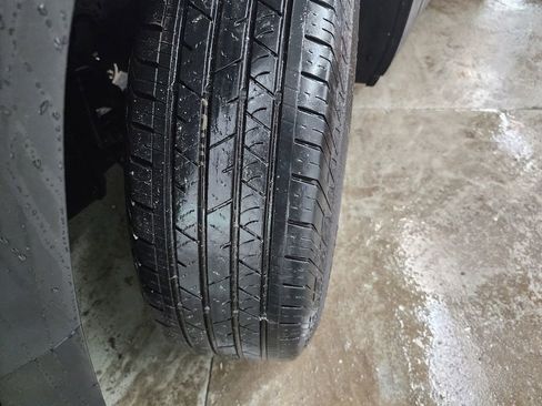 Used 2023 GMC Acadia SLE w/ Driver Convenience Package image 43