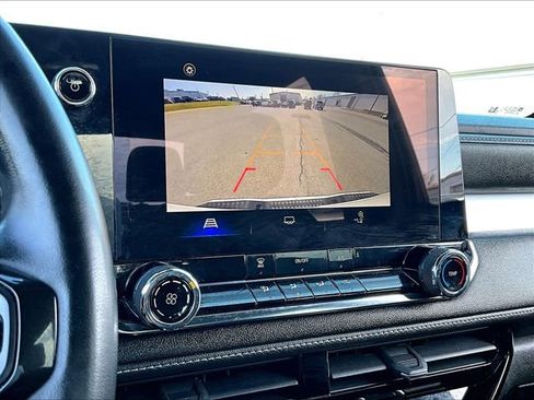 Used 2023 Chevrolet Colorado LT image 30