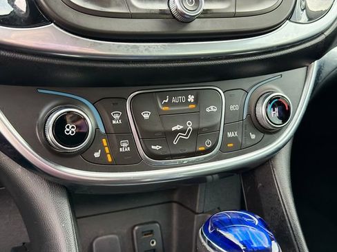 Used 2017 Chevrolet Volt Premier w/ Driver Confidence II Package image 16