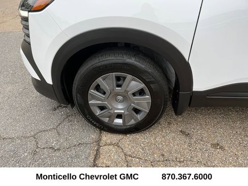 Used 2025 Nissan Kicks S AWD/4WD image 26