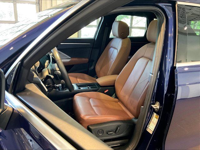 Used 2024 Audi Q3 2.0T Premium w/ Convenience Package AWD/4WD image 6