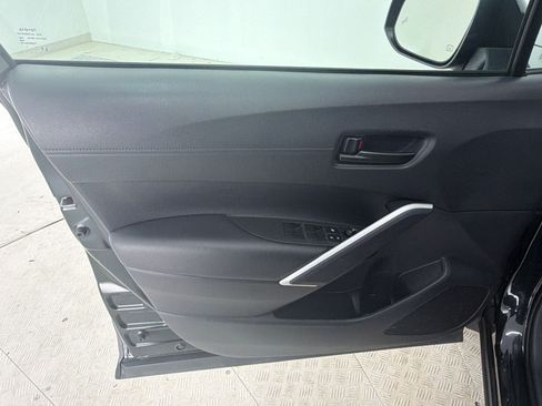 Used 2025 Toyota Corolla Cross LE FWD image 13