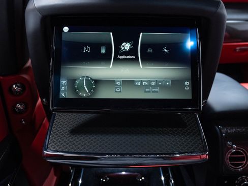Used 2021 Rolls-Royce Cullinan Black Badge AWD/4WD image 23