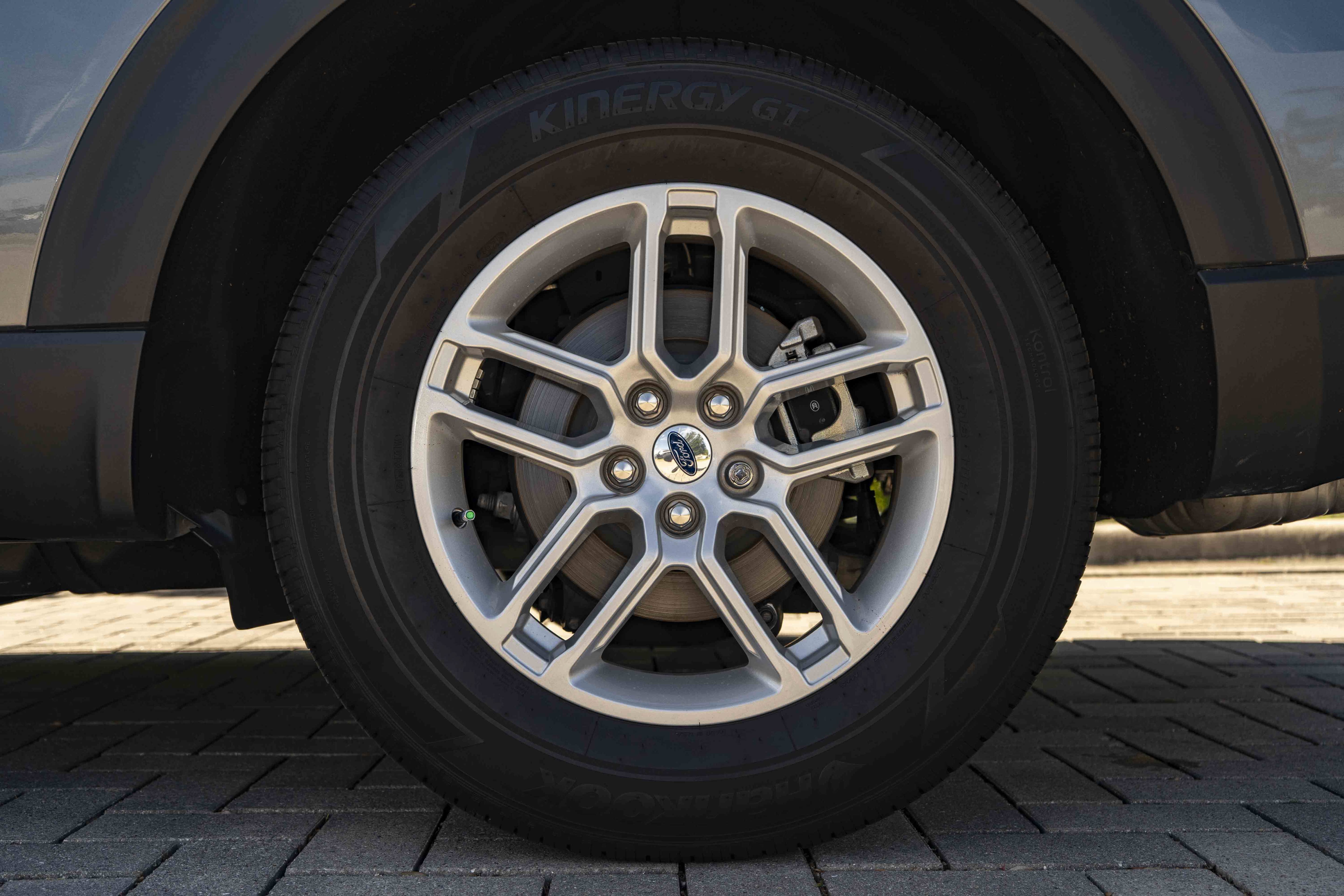 Used 2026 Ford Explorer Active RWD image 14