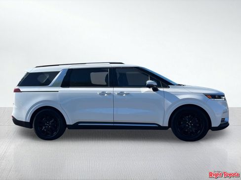Used 2022 Kia Carnival SX FWD image 7