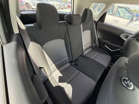 Used 2025 Kia Soul LX w/ LX Technology Package FWD image 33