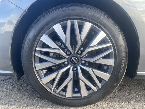 Used 2024 Nissan Altima 2.5 SV FWD image 20