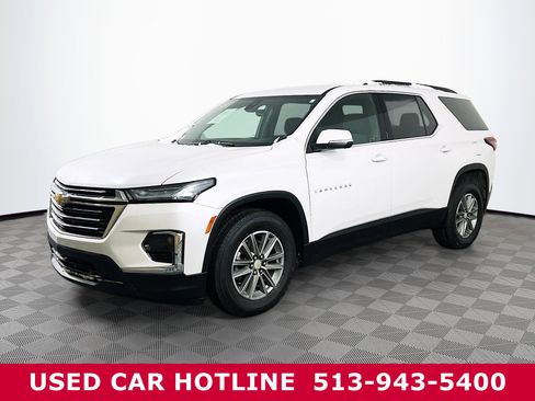 Used 2022 Chevrolet Traverse LT image 2