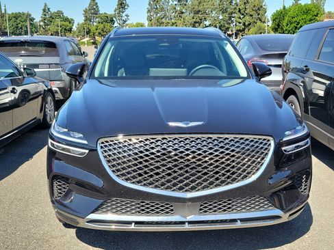 Used 2024 Genesis GV70 2.5T w/ Cargo Package AWD/4WD image 2