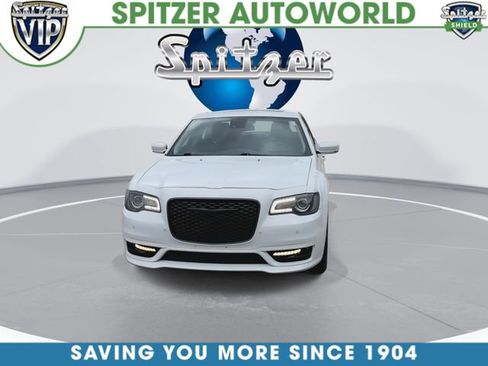 Used 2023 Chrysler 300 Touring L w/ Popular Equipment Group AWD/4WD image 4