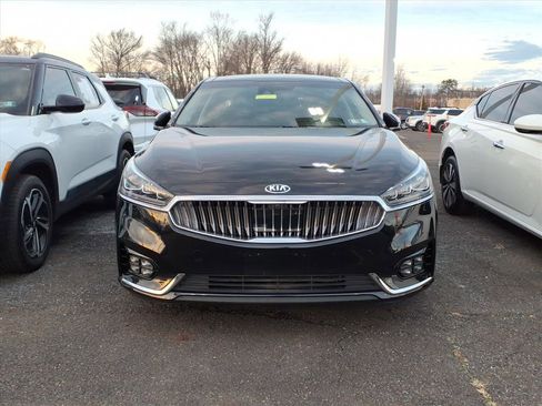 Used 2018 Kia Cadenza Limited image 2