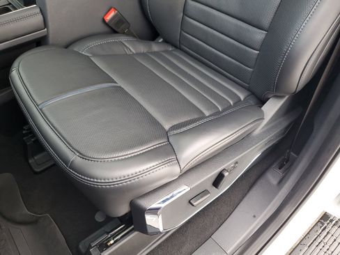 Used 2025 Ford F250 Platinum image 21