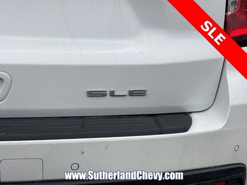 Used 2024 GMC Yukon XL SLE image 11