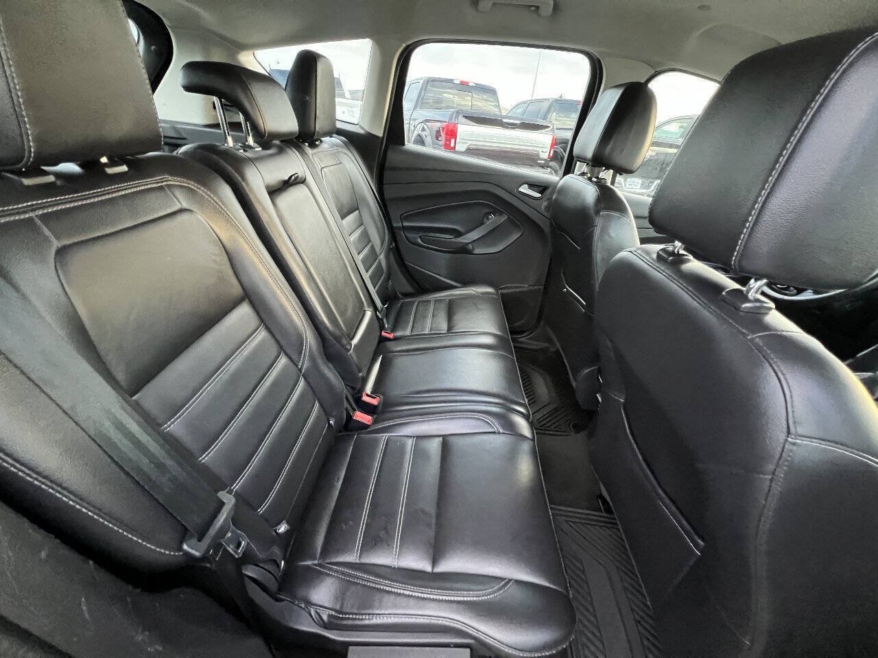 Used 2017 Ford C-MAX Titanium w/ Interior Protection Package FWD image 8