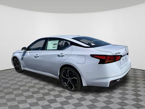 Certified 2025 Nissan Altima 2.5 SR FWD image 16