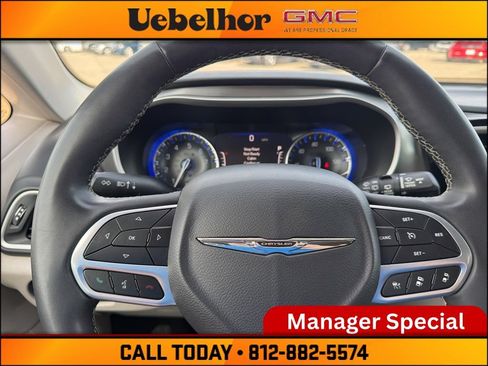 Used 2022 Chrysler Pacifica Touring-L FWD image 30