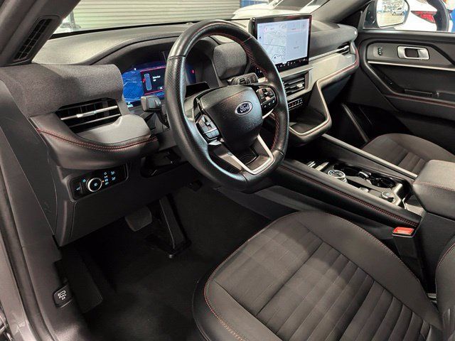 Used 2025 Ford Explorer ST-Line AWD/4WD image 19
