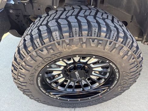 Used 2024 Jeep Wrangler Unlimited Sahara AWD/4WD image 33