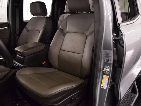 Used 2024 Chevrolet Colorado ZR2 w/ ZR2 Convenience Package III image 31