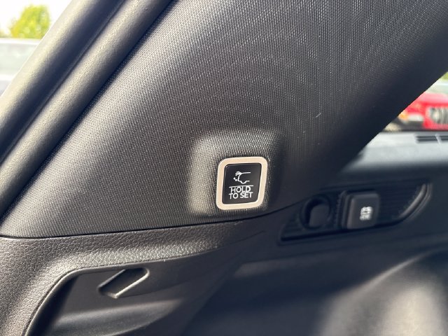Used 2025 Jeep Grand Cherokee Altitude AWD/4WD image 24