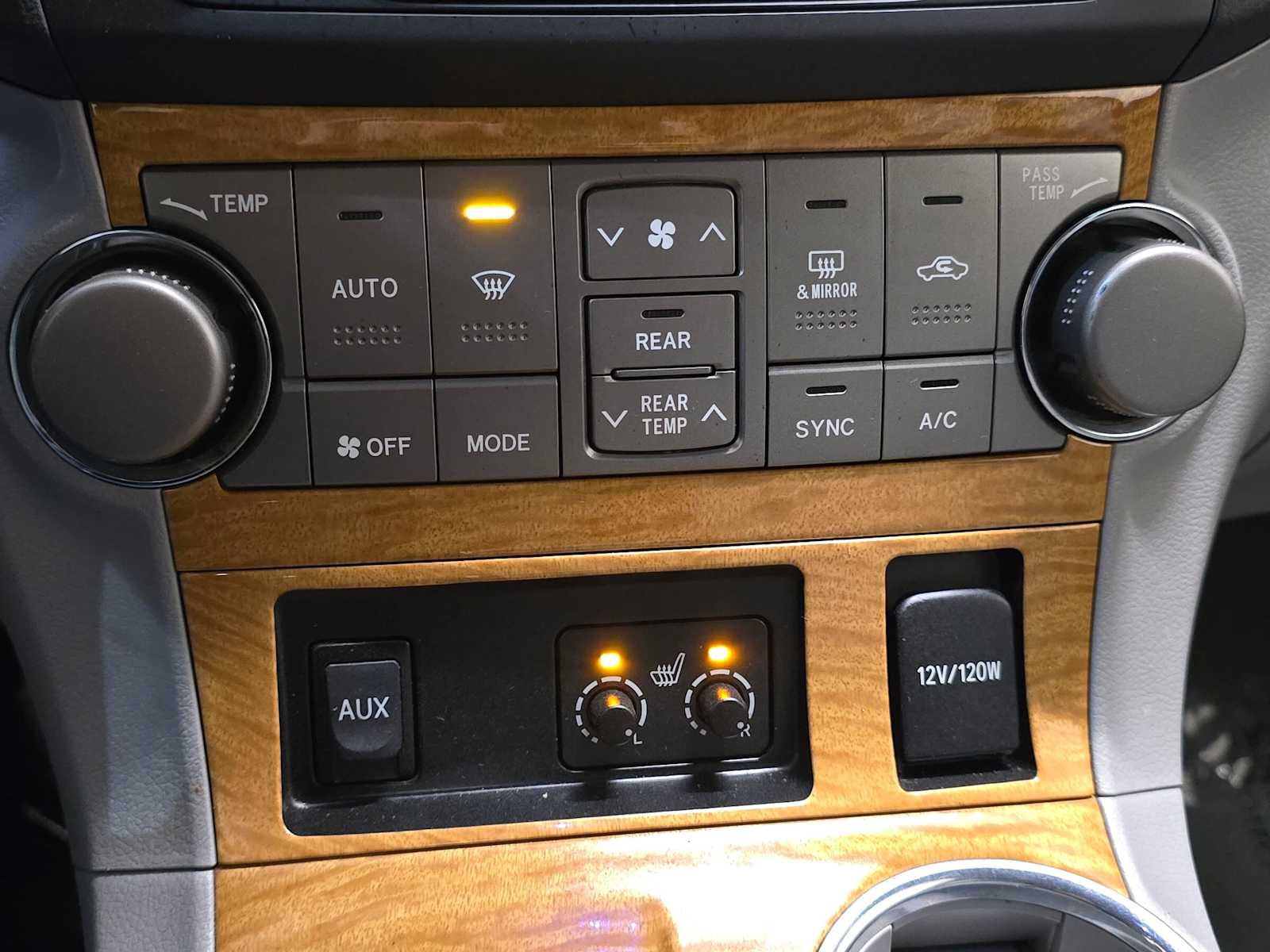 Used 2010 Toyota Highlander Limited AWD/4WD image 15