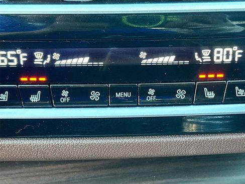 Used 2021 BMW 530i xDrive w/ Premium Package image 23