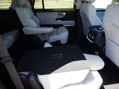 New 2027 Ford Expedition Platinum AWD/4WD image 32